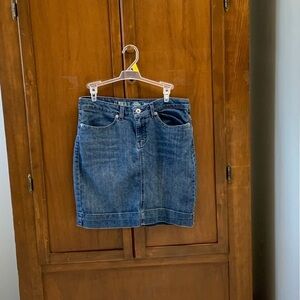 Dickies denim jean mini skirt size 4 length 17 in back slit